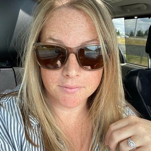 Meet your Posher, Falon